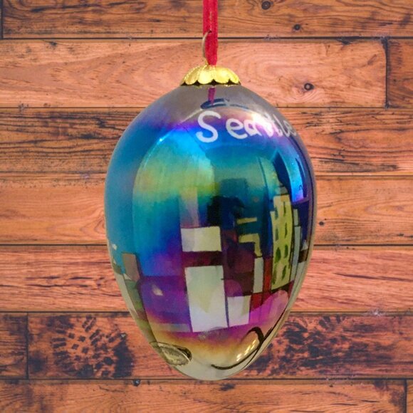 Smith-Western Eglemise Hand Painted Seattle City Scape Christmas Ornament - Picture 4 of 12